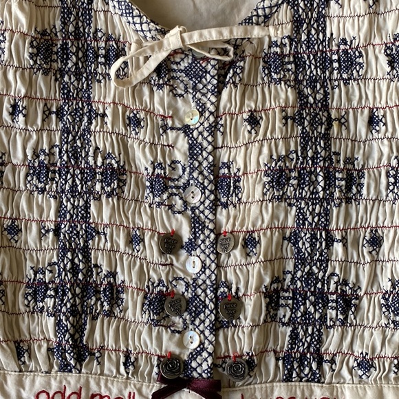 Boho-embroidered Sleeveless Top - Picture 9 of 13